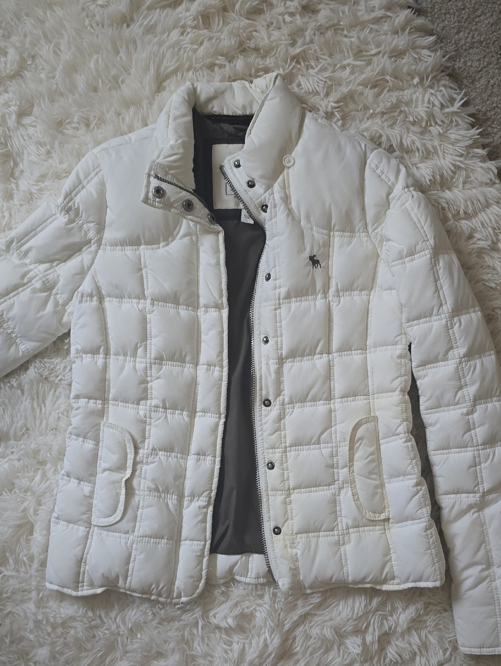 Vintage Abercrombie & Fitch White Quilted Jacket with Subtle Logo